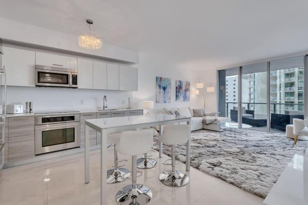 Appartamento Casa Brickell - Chic 1 Bd In Brickell Miami Esterno foto